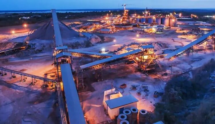  Gold mining commences at Morila Super Pit